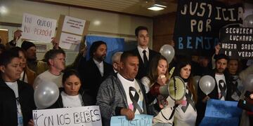 A un año de que se hiciera publico el caso, se convocaron las familias de los bebes fallecidos, en el Hospital Materno Neonatal.
