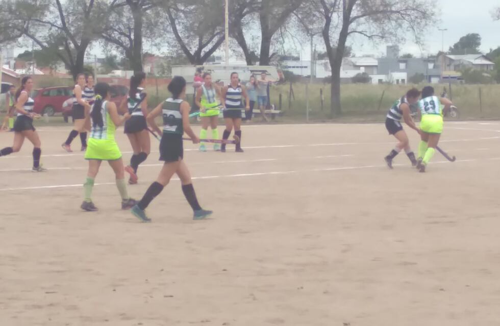 El Cultural Arroyito y el San Miguel siguen ganando en el Torneo de la Federación del Oeste Santafesino de Hockey