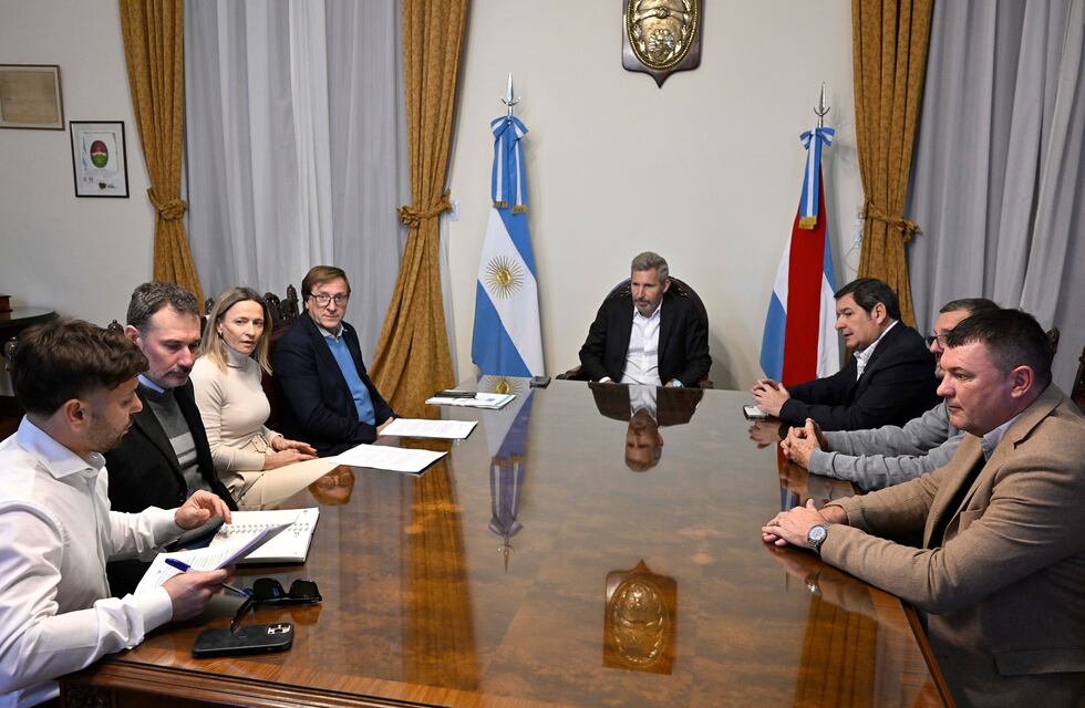 Frigerio recibió a entidades empresarias del transporte de cargas