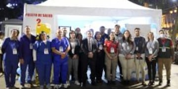 Más de 200 profesionales del sistema público trabajaron en la vigilia patriótica. El Ministerio de Salud montó carpas y dispositivos de emergencia en distintos puntos clave.