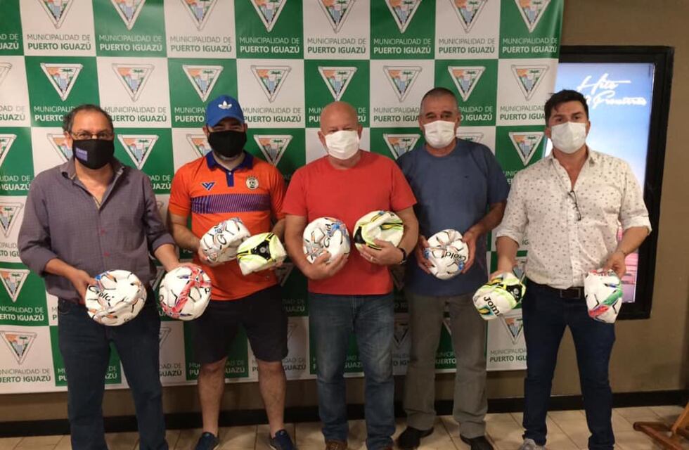 Hicieron entrega de materiales deportivos al Club Central Iguazú