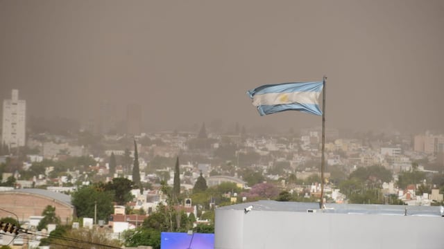 Alerta amarilla por vientos en medio de los incendios en la provincia de Córdoba. (José Hernández / La voz)