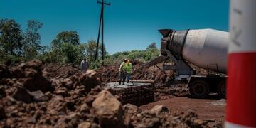 Continúa en ejecución la obra del nuevo puente sobre el arroyo Las Tunas en la Ruta Provincial N°2.