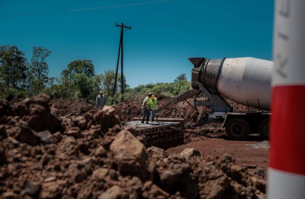 Continúa en ejecución la obra del nuevo puente sobre el arroyo Las Tunas en la Ruta Provincial N°2