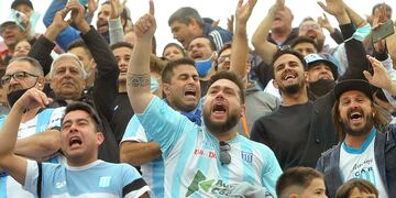 Racing le ganó a Gimnasia (CdU), 1-0 con gol de Fernández, y es finalista del Federal A. Foto: Javier Ferreyra / La Voz