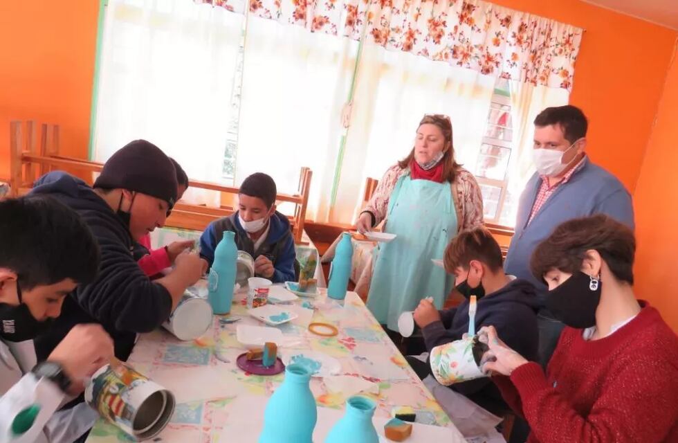 Jornada de talleres de educación ambiental y reciclaje en Colonia Wanda