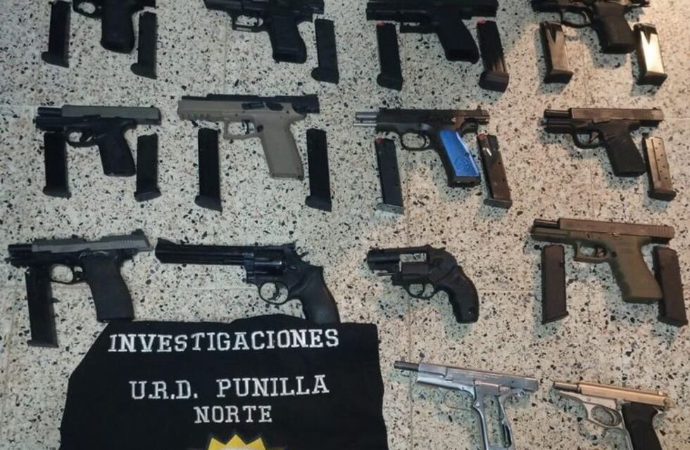 Secuestraron un arsenal de armas en el interior de Córdoba: dos hombres detenidos