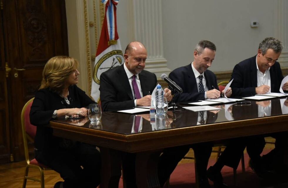 Acuerdo para reparar y ampliar los muelles del Parque España