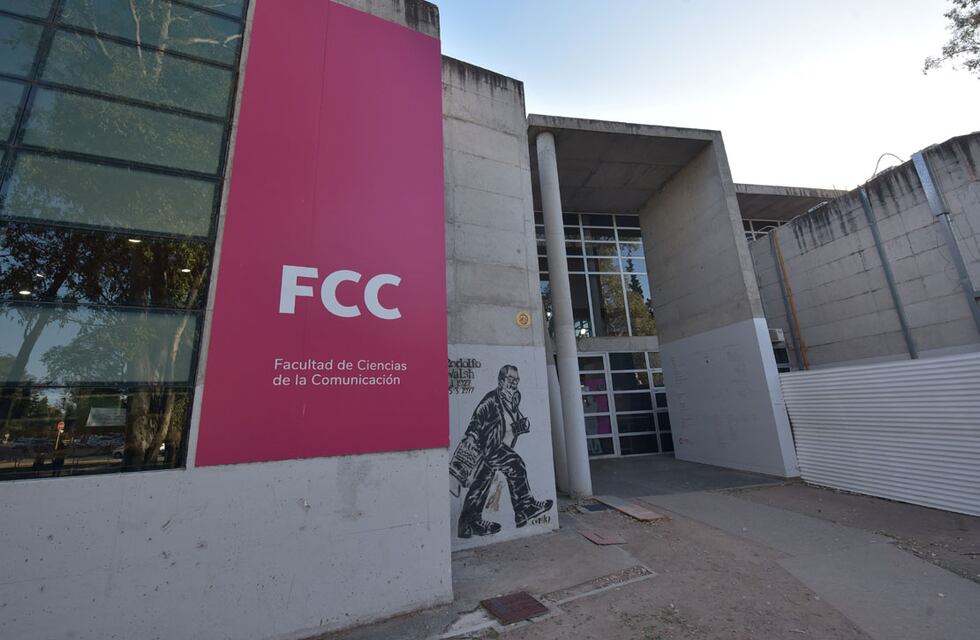 Centro de estudiantes de la UNC en la mira por entregar resúmenes de materias: “Tampoco somos les uniques”