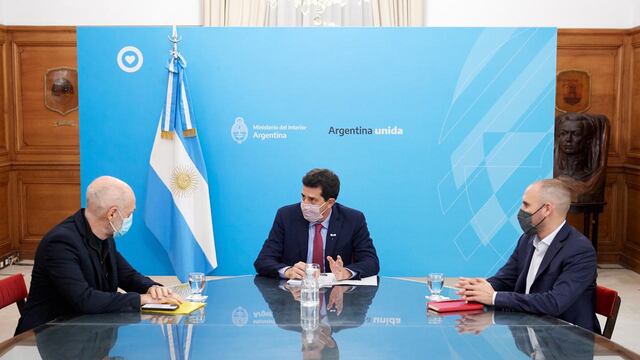 Eduardo "Wado" De Pedro (c) y Martín Guzmán, ministros del Interior y Economía de la Nación respectivamente, recibieron al jefe de Gobierno porteño, Horacio Rodríguez Larreta.