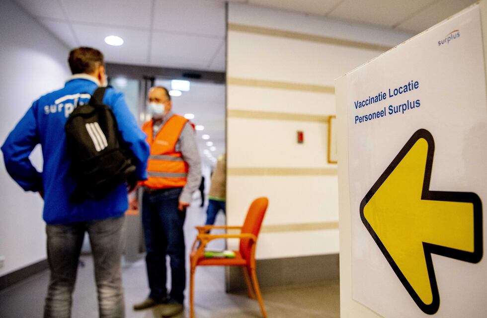 Alerta por la variante ómicron en 61 pasajeros procedentes de Sudáfrica que dieron positivo al aterrizar en Países Bajos