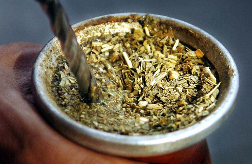 Anmat prohibió una yerba hecha en Córdoba y la consideró un “producto ilegal”