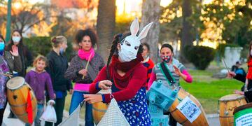 Los artistas realizaron intervenciones en la Plaza San Martín (La Arena)