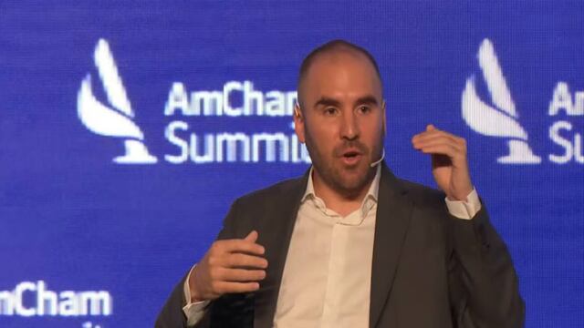 El ministro de Economía estuvo en la cumbre de la Cámara de Comercio de los Estados Unidos en la Argentina.