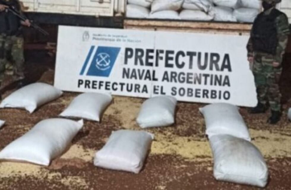 Prefectura Naval Argentina decomisó granos de soja en El Soberbio