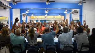 Los delegados votaron a favor del corte de crédito laboral antes del fin de semana largo.
