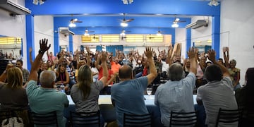 Los delegados votaron a favor del corte de crédito laboral antes del fin de semana largo.