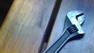 La herramienta con la que el menor forzó la puerta del auto