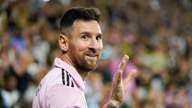 El rosarino tiene 36 años y debutó con la camiseta rosa el 21 de julio de 2023.