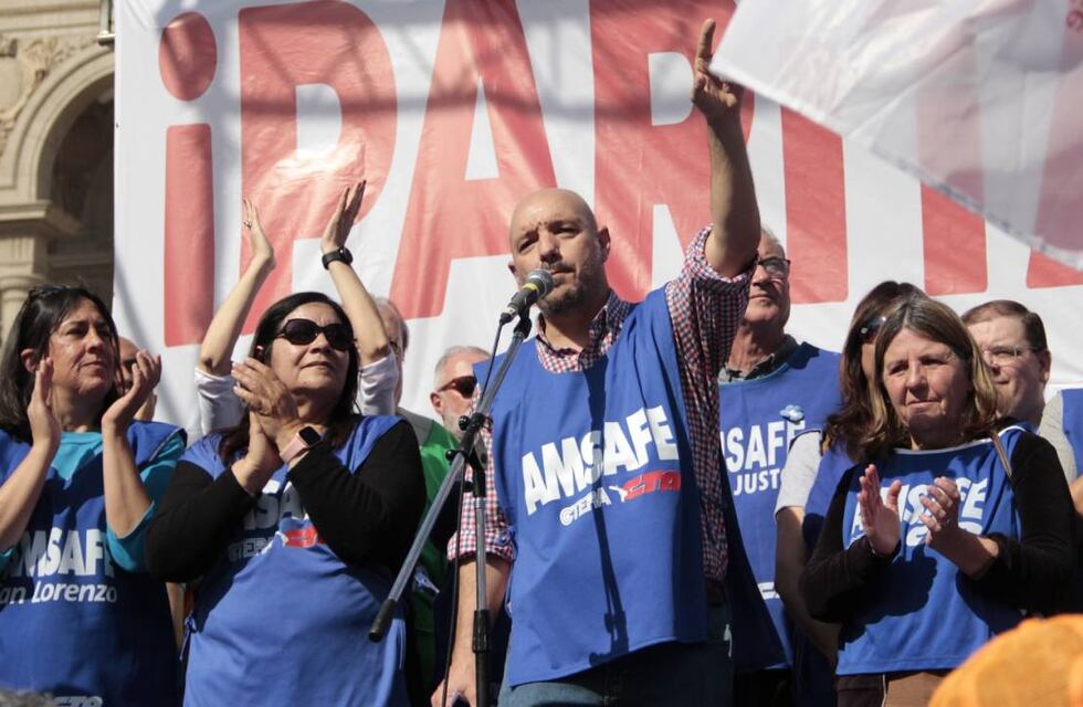 Los docentes de Santa Fe votan si aceptan o no la oferta del Gobierno: se define el jueves