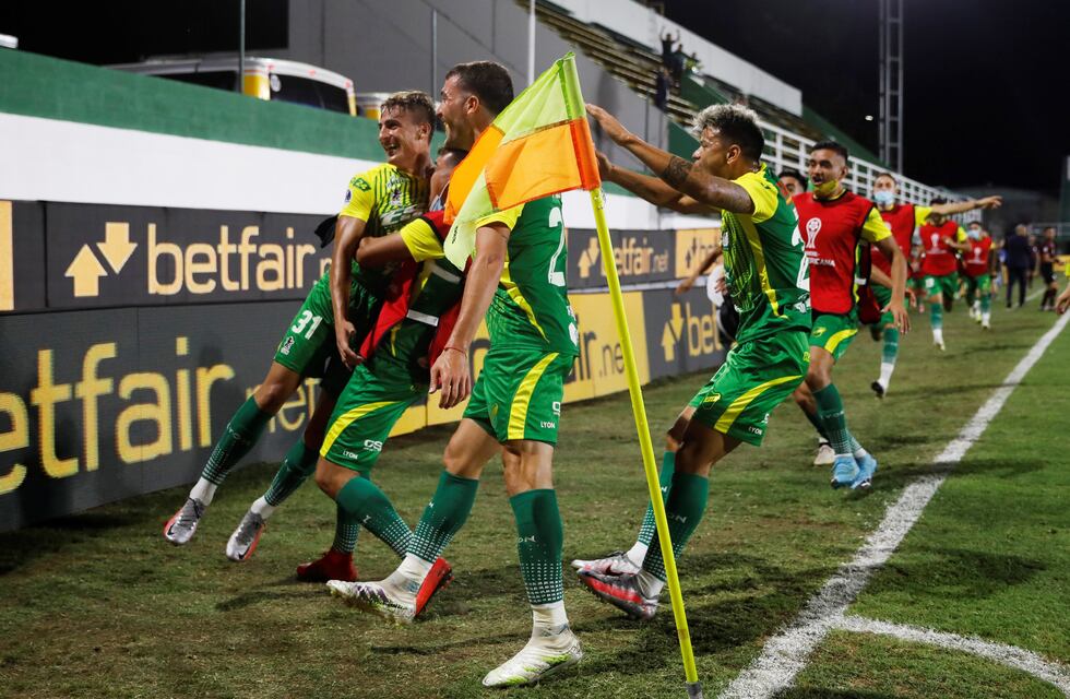 Defensa y Justicia goleó y se metió en la final de la Copa Sudamericana