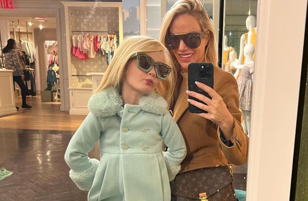 Igualitas: el combinado look de Matilda y Luciana Salazar para salir de paseo