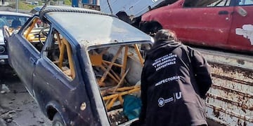 Retiro de vehículos que se encontraban abandonados en distintos sectores de la ciudad.