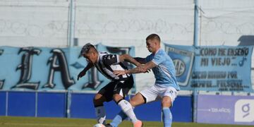 Franco Pardo tuvo mucho trabajo en Estudiantes con los movedizos delanteros de Gimnasia (@EstudiantesRio4).