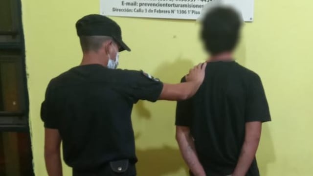 A punta de cuchillo, intentó robarle el celular a un joven en Posadas.