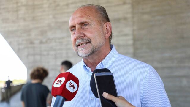 Omar Perotti votó en la escuela Alberdi de Rafaela