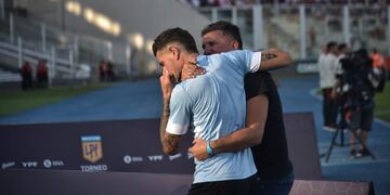 El Luifa Artime y Pablo Vegetti en la previa del partido con River. Goleadores de Belgrano (La Voz).