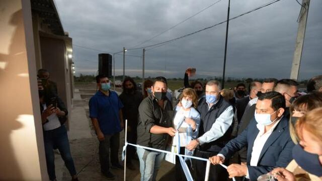 Jaldo entregó viviendas en Simoca.