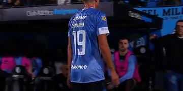 Pablo Chavarría, expulsado en el primer tiempo del partido entre Belgrano y Argentinos Juniors (Captura de TV)