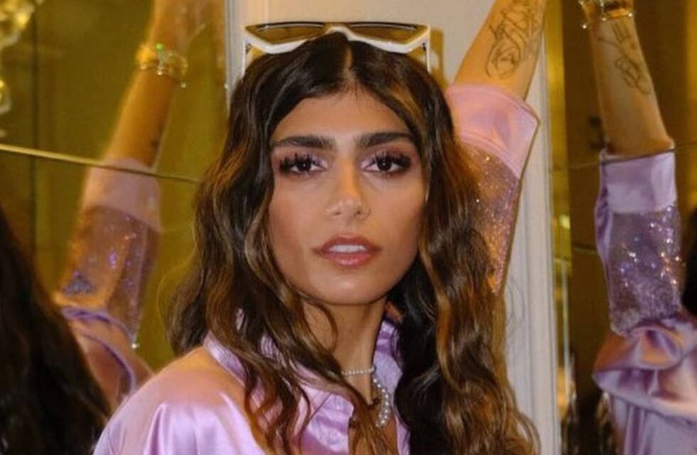 Top manga larga y pantalón de algodón: Mia Khalifa causó sensación con su outfit urbano chic