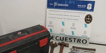 Recuperan herramientas robadas de una camioneta