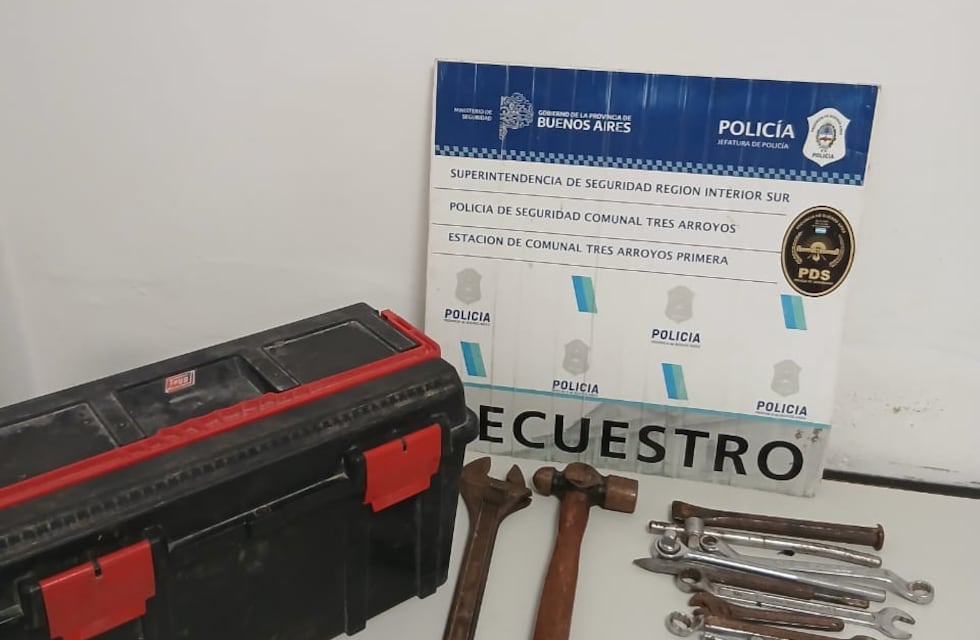 Recuperan herramientas robadas de una camioneta