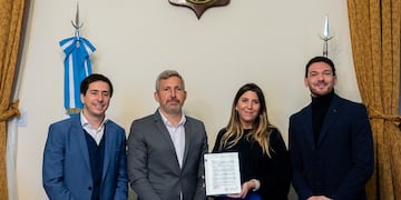 El gobernador Frigerio firmó un acuerdo entre la provincia y Amazon.