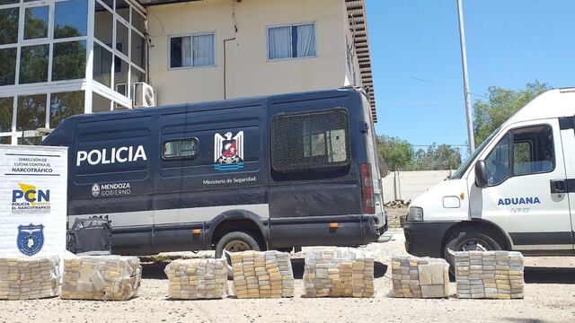 Personal de Lucha contra el Narcotráfico desbarató una importrante investigación en la que se logró incautar 622 ladrillos de marihuana. Gentileza Ministerio de Seguridad