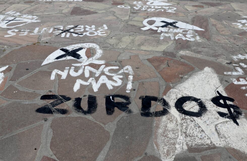 La APDH repudió las pintadas sobre los pañuelos de las Madres en Bariloche