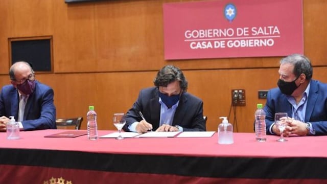 Gustavo Sáenz, firmó un acta que da inicio a la pavimentación de la ruta 51, en el tramo que va desde Mina La Poma hasta Alto Chorrillo