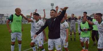 Los puntaltenses Tanner y Cuitiño estuvieron presentes en la goleada de Villa Mitre a Olimpo