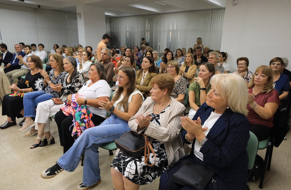 En un emotivo acto, el Concejo Municipal distinguió a “Mujeres que dejan huellas”
