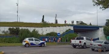 Cayeron desde un puente.