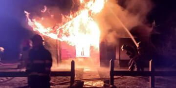 El grupo mapuche RAM habría incendiado una oficia pública en El Hoyo por su liberación.