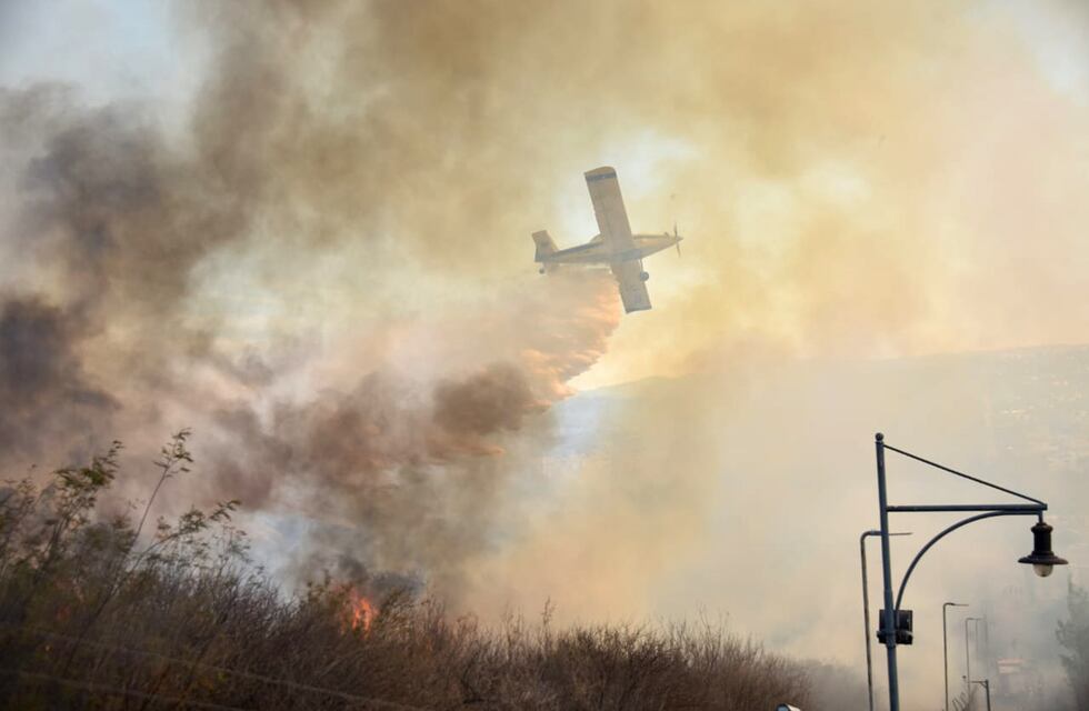 El incendio forestal en La Calera fue contenido, pero el riesgo extremo persiste en Córdoba