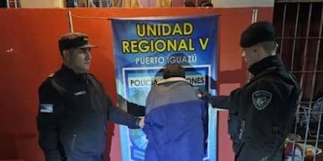 Ronda de tragos terminó con un detenido y un hombre hospitalizado en Andresito.