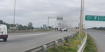 Gendarmería Nacional bloqueó el acceso a la Ruta Nacional 174 por Avenida Circunvalación. (@cior_rosario)