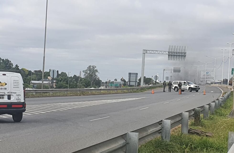 Volvieron a cortar el puente Rosario-Victoria por la protesta de pescadores