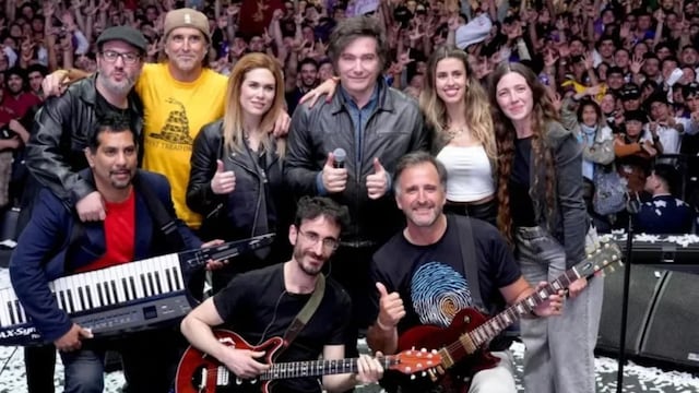 Deportivo Español comunicó la baja de Fernando Mezzina, quien participó del recital con la camiseta del Gallego.