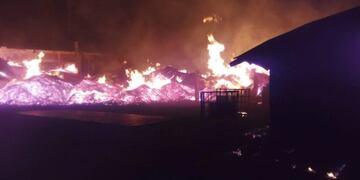 Incendio en Candelaria: aserradero consumido totalmente por el fuego.